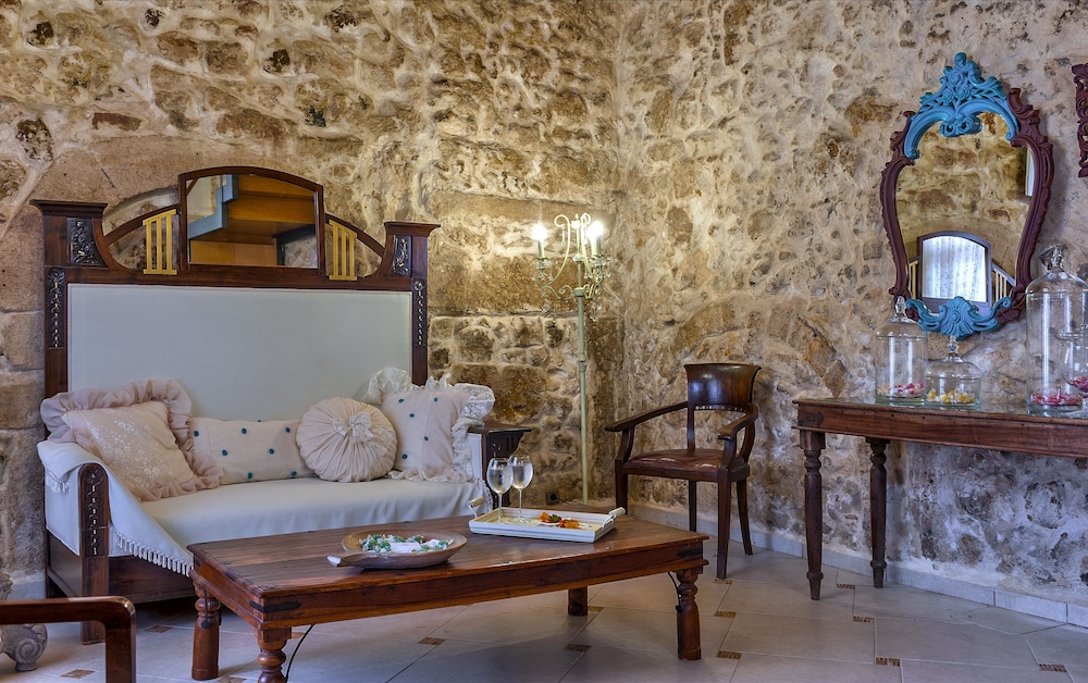 Avli Lounge Apartments 47/75