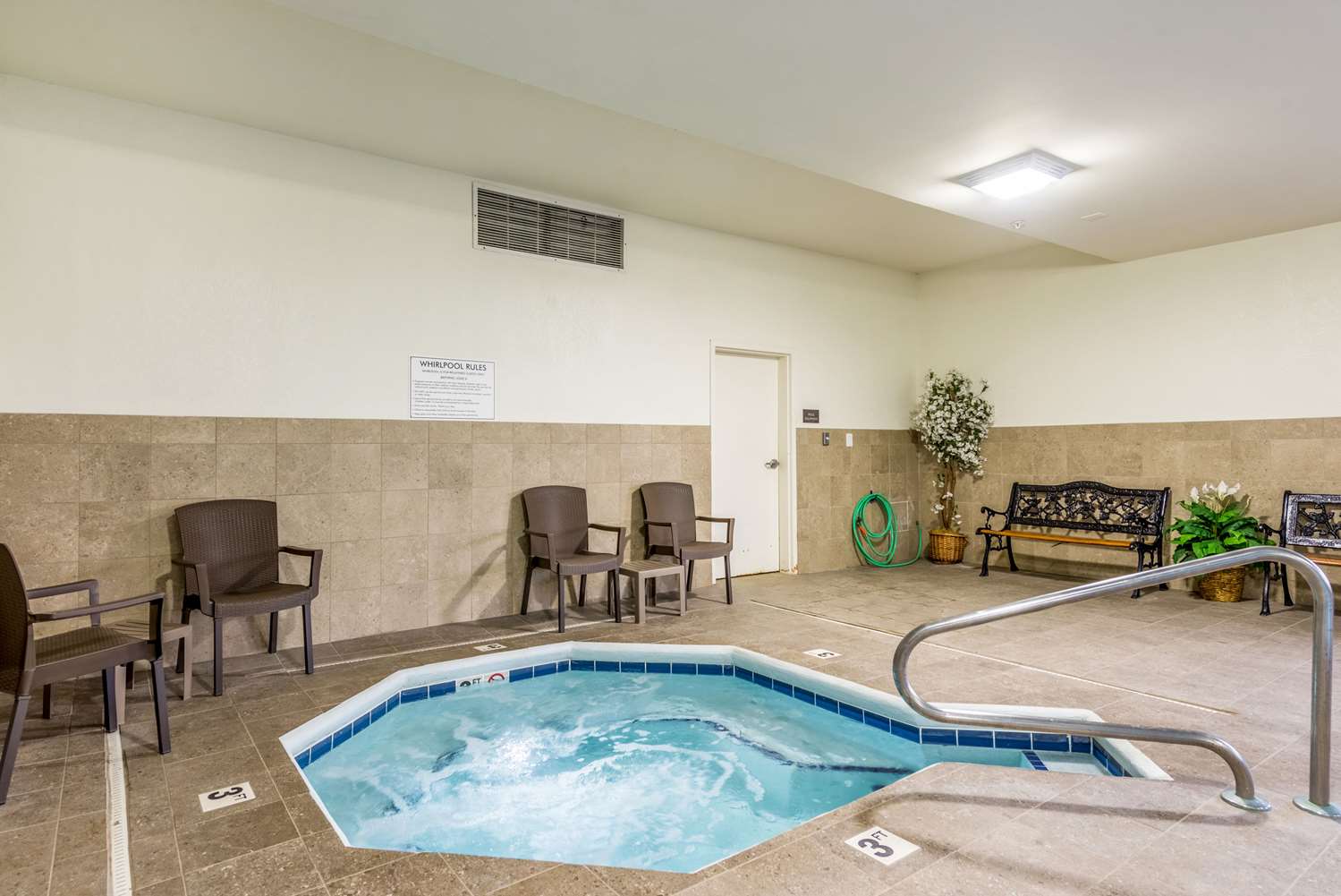 Comfort Inn and Suites Dayton North 8/24
