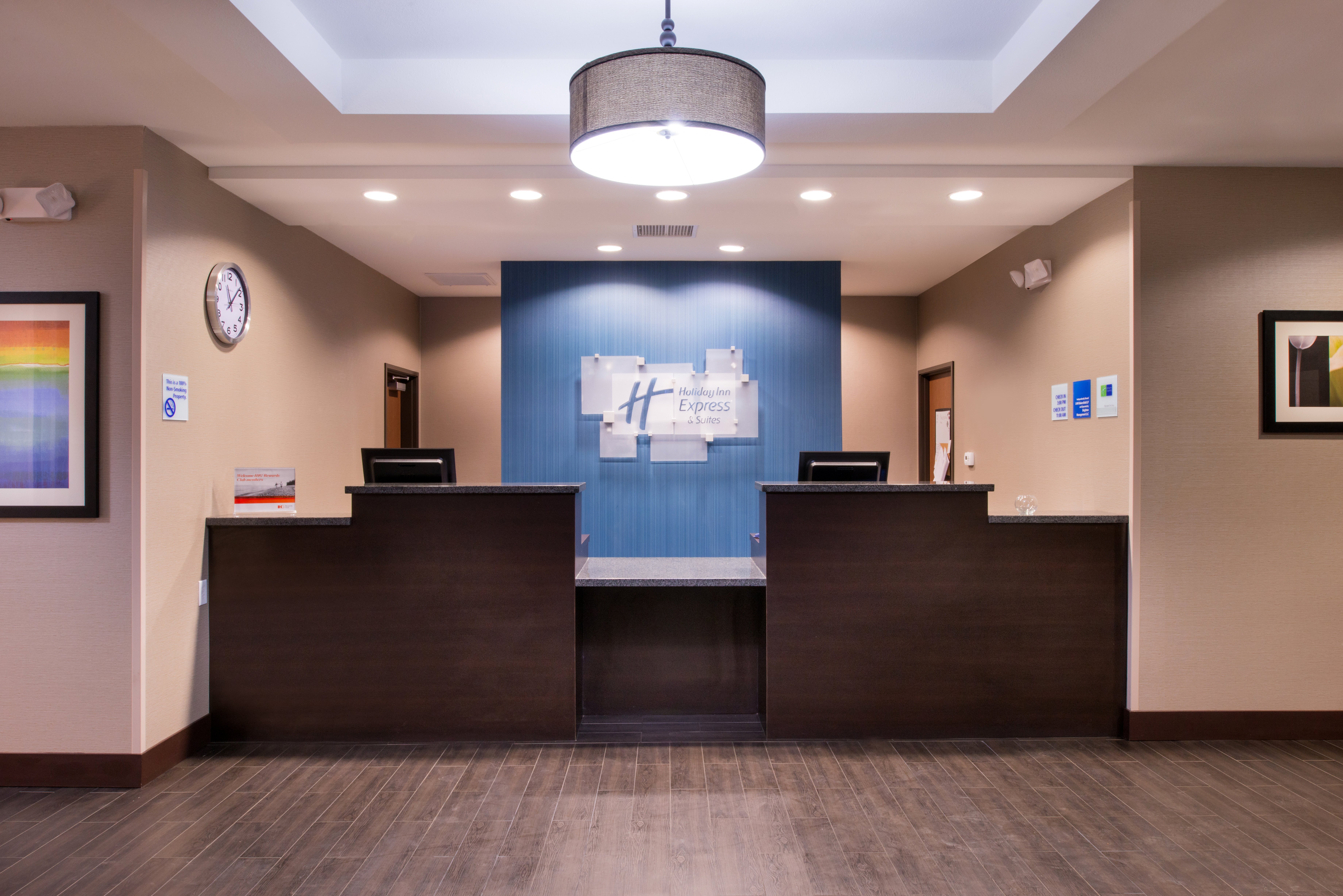 Holiday Inn Express Suites Bakersfield Airport 5/22