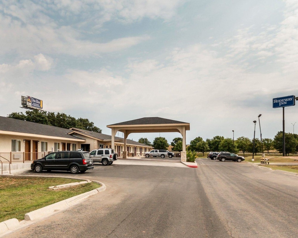 Motel6 Junction, TX - Llano River 51/60
