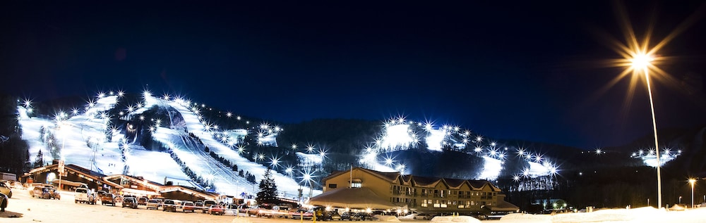 CONDOS AND HOTEL STONEHAM photo3