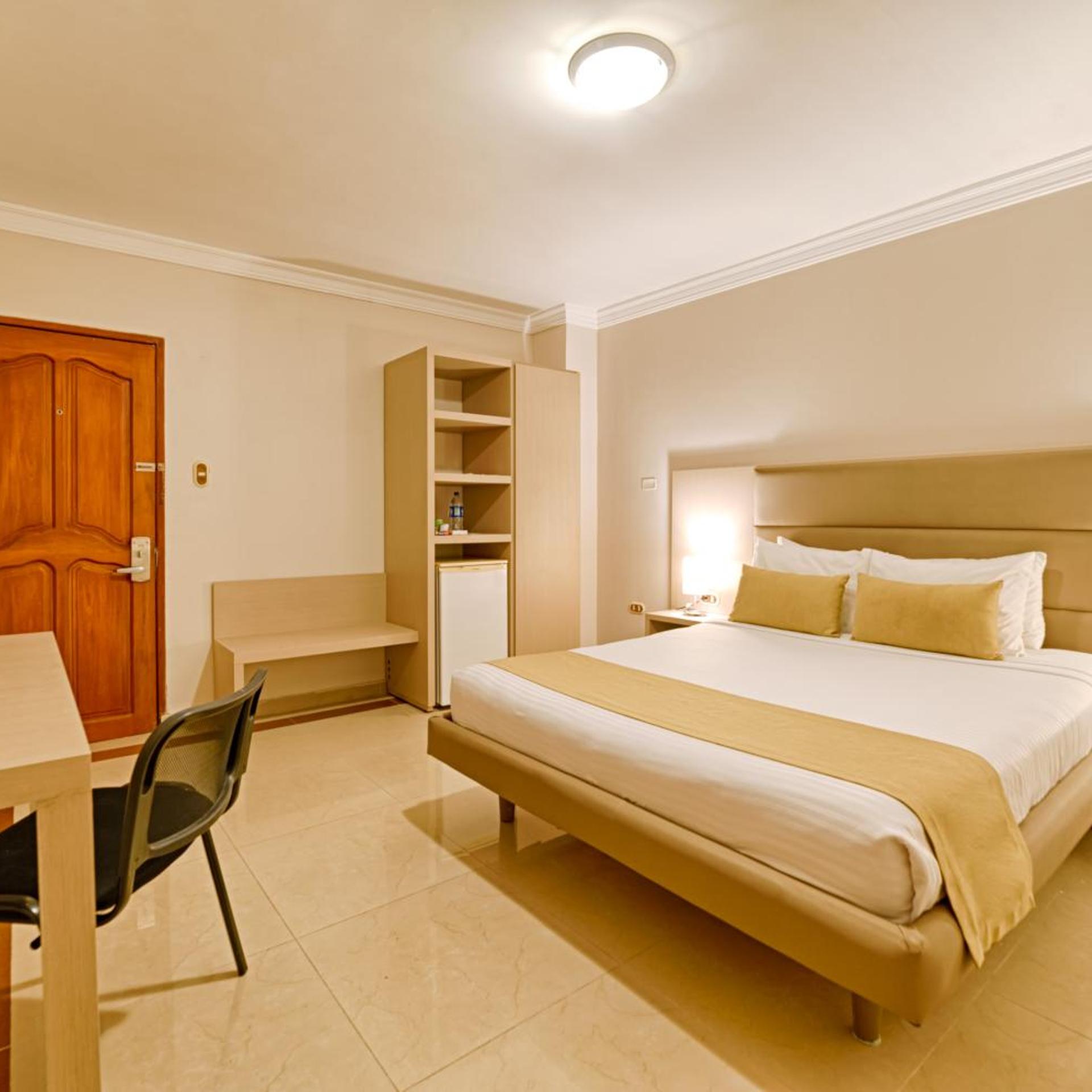 Hotel Caribe 79 4/25