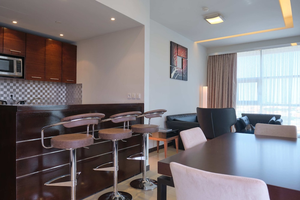 Palmeiras Suite Hotel 61/68