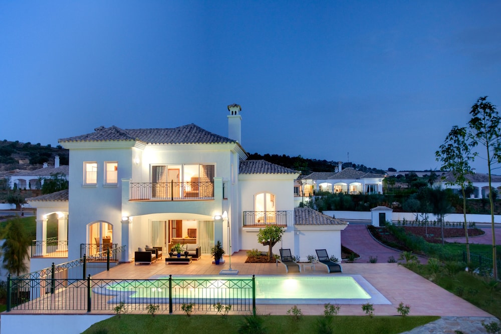 HOTEL ARCOS GARDENS GOLF CLUB & COUNTRY ESTATE 2/50