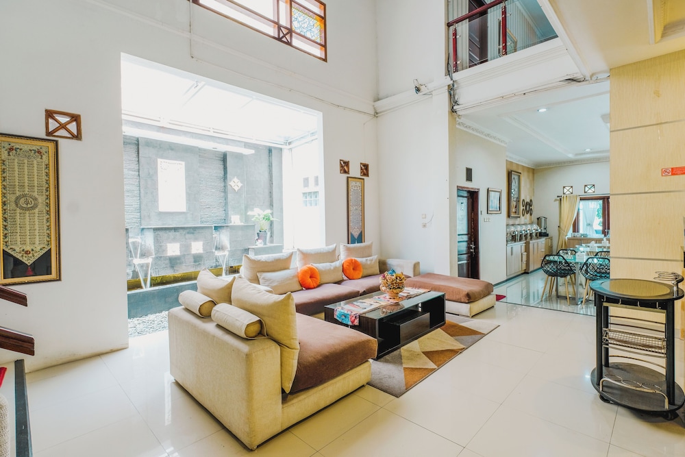 Aleyra Hotel and Villa Garut 29/50