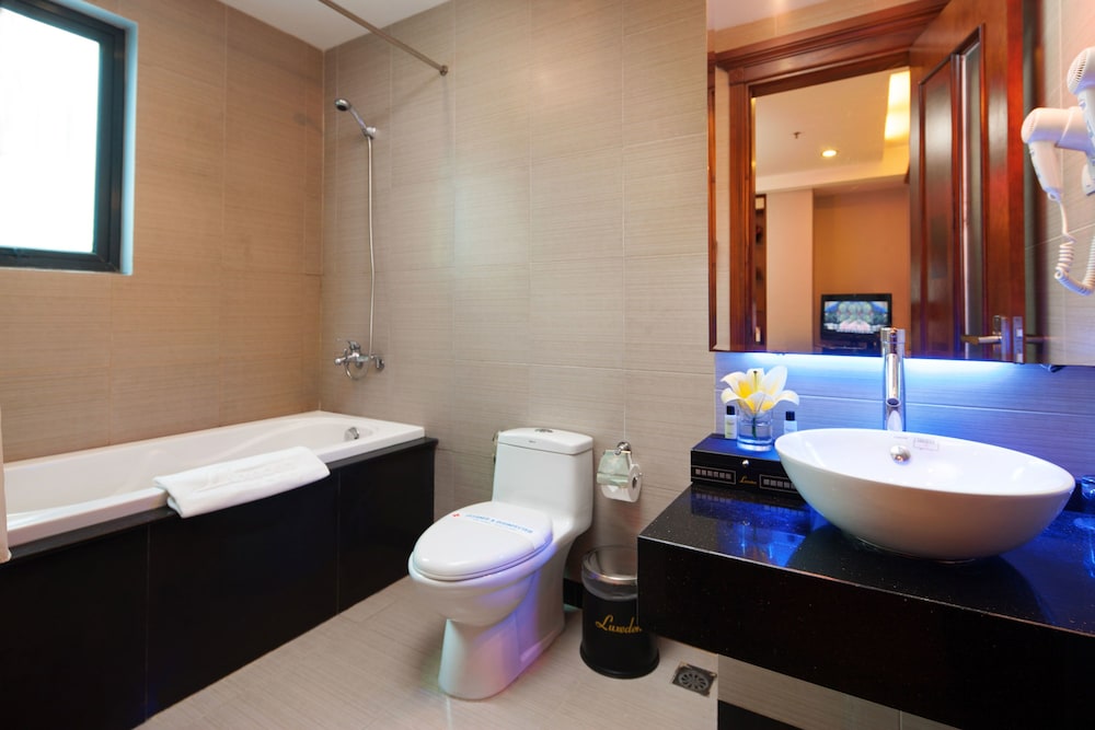 Luxeden Hotel 14/65