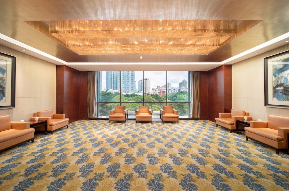 L Gem Hotel 24/50