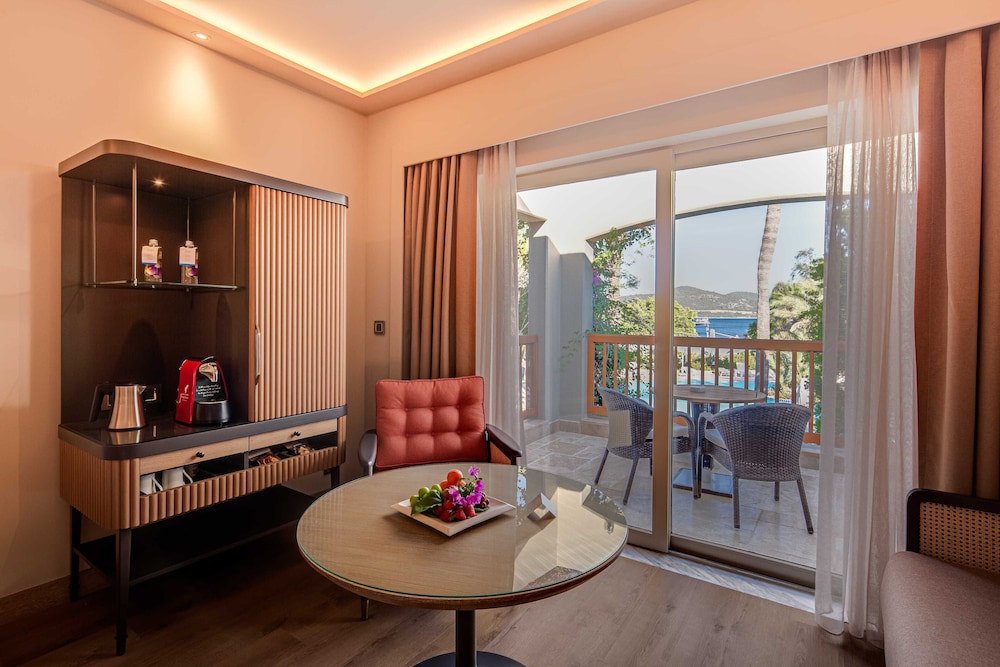 Divan Bodrum 33/58