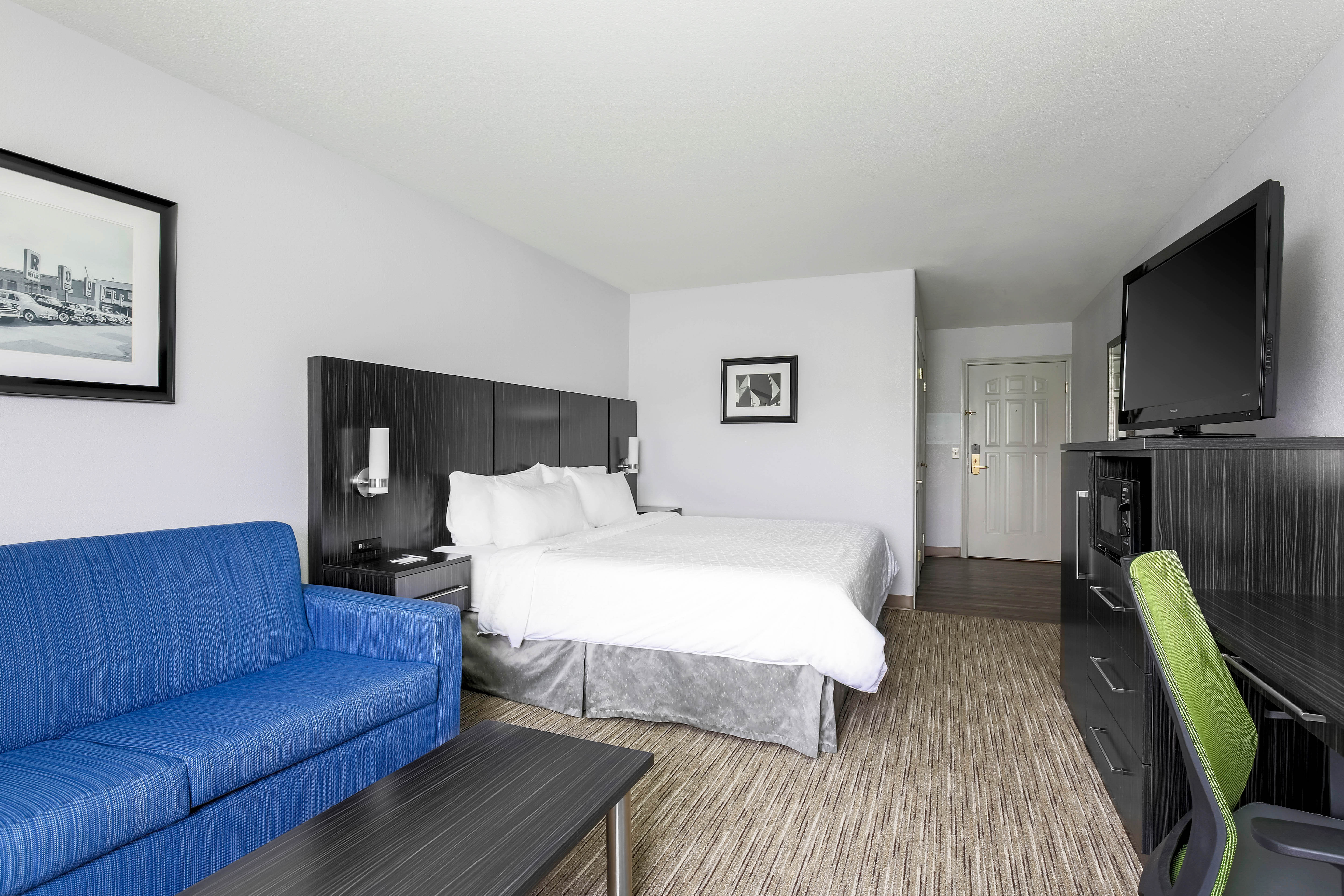 غرفة بسرير كينج مع أريكة، Holiday Inn Express Lancaster 2/3