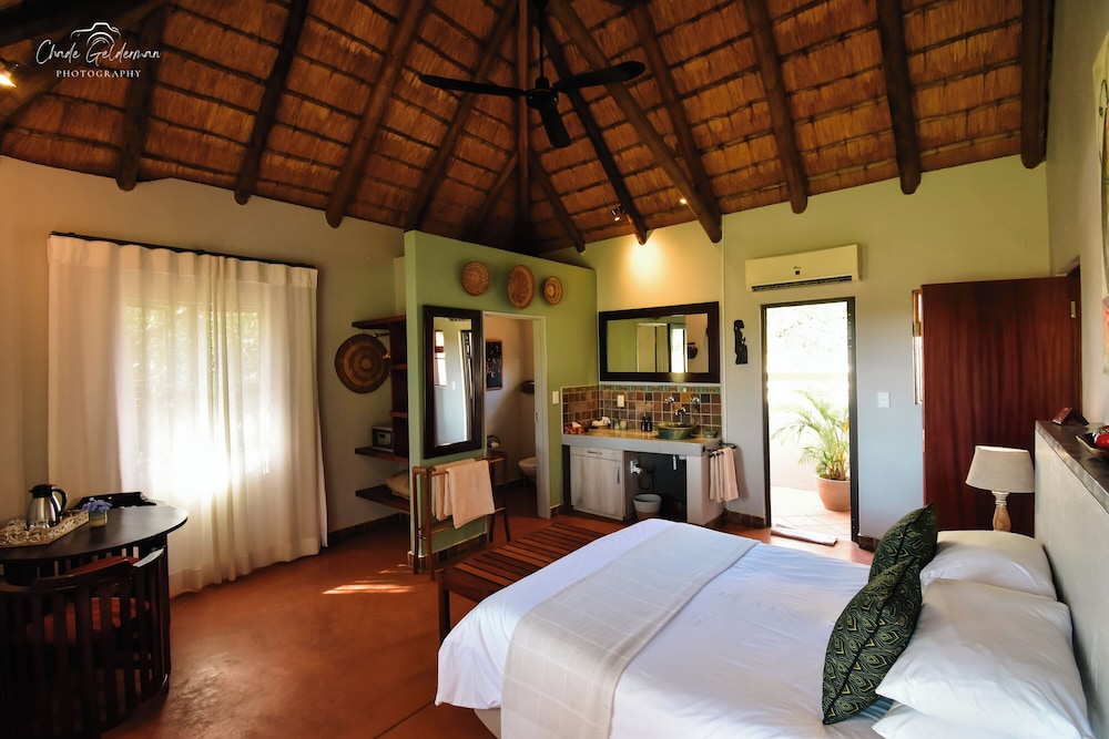 Mohlabetsi Safari Lodge 12/50