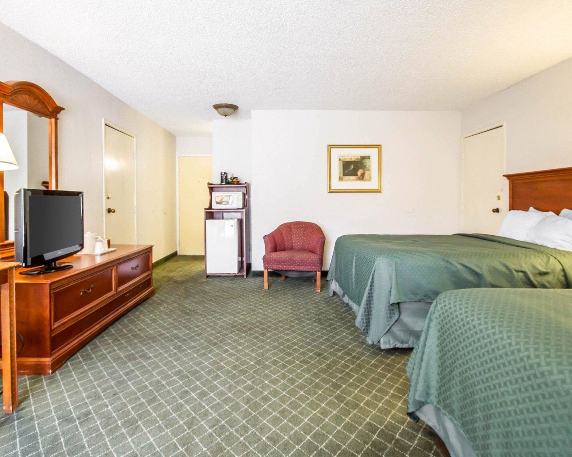 غرفة قياسية بسريرين كوين، Quality Inn Tucson Downtown near Convention Center 2/3