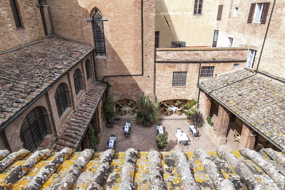 IL Chiostro Del Carmine 53/58