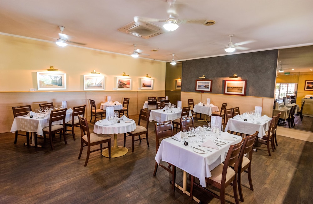 Hospitality Carnarvon, SureStay Collection By Best Western 39/54
