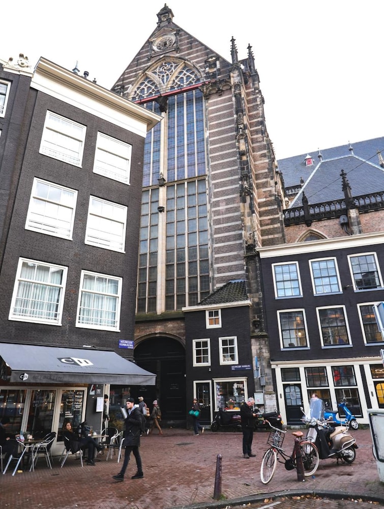 Hotel Corner House 50/55