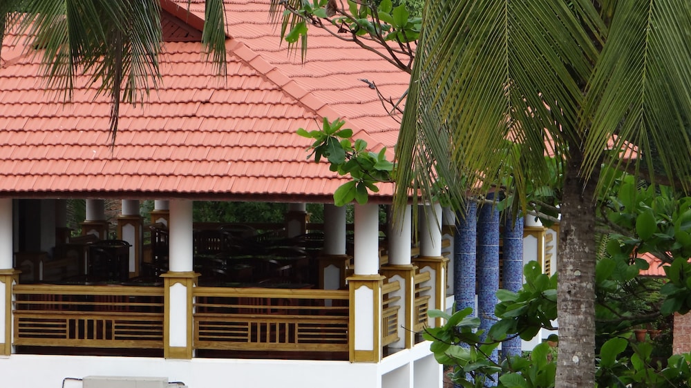 Vasco Dagama Beach Resort 1/30