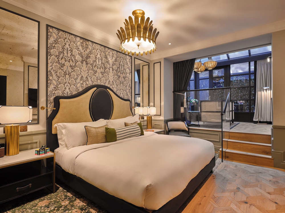The Mayfair Townhouse – an Iconic Luxury Hotel 22/66