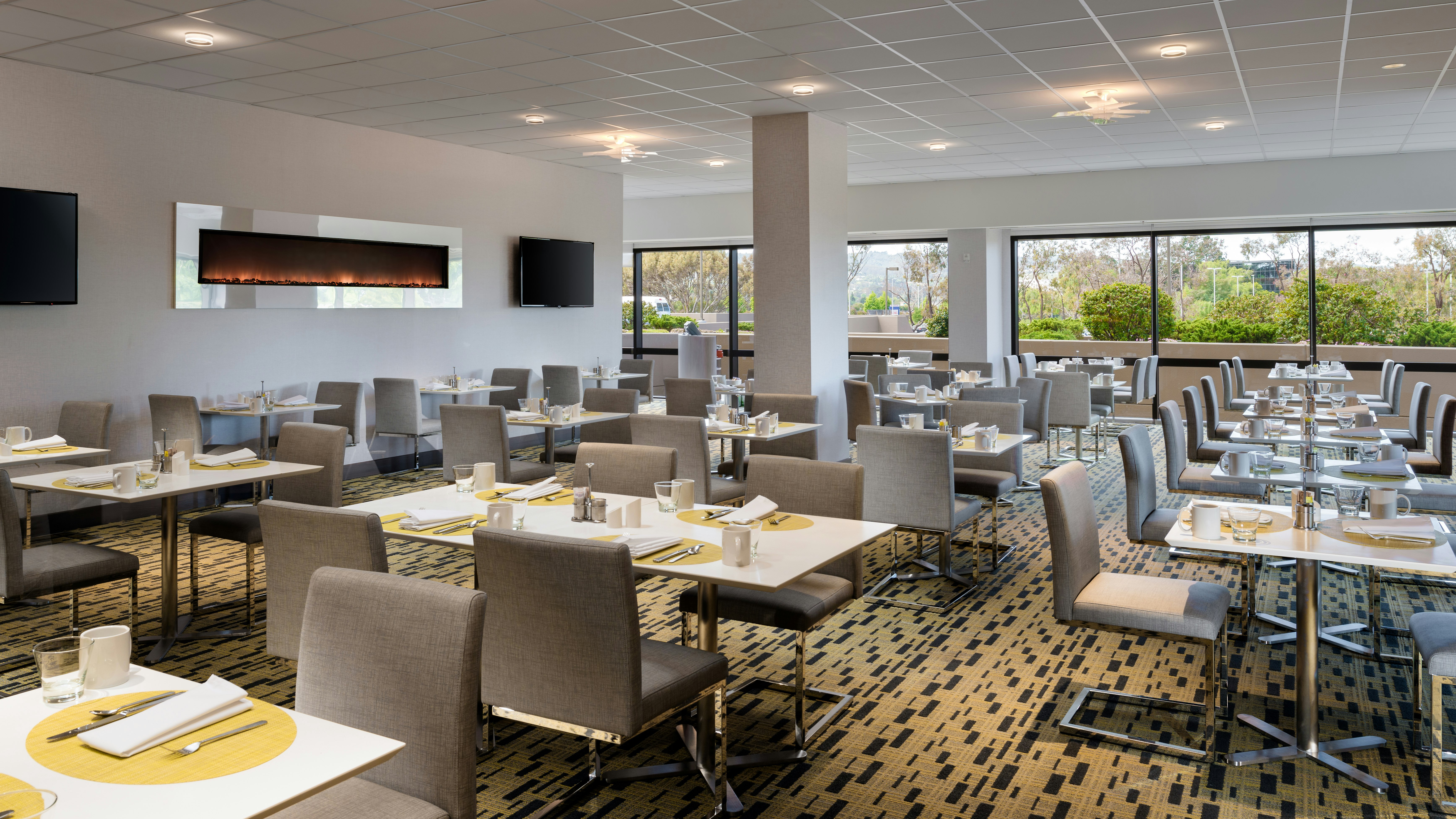 Hilton San Francisco Airport Bayfront 62/69