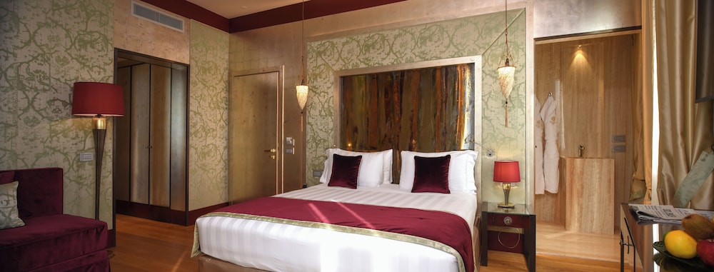 Suite, Garden View
