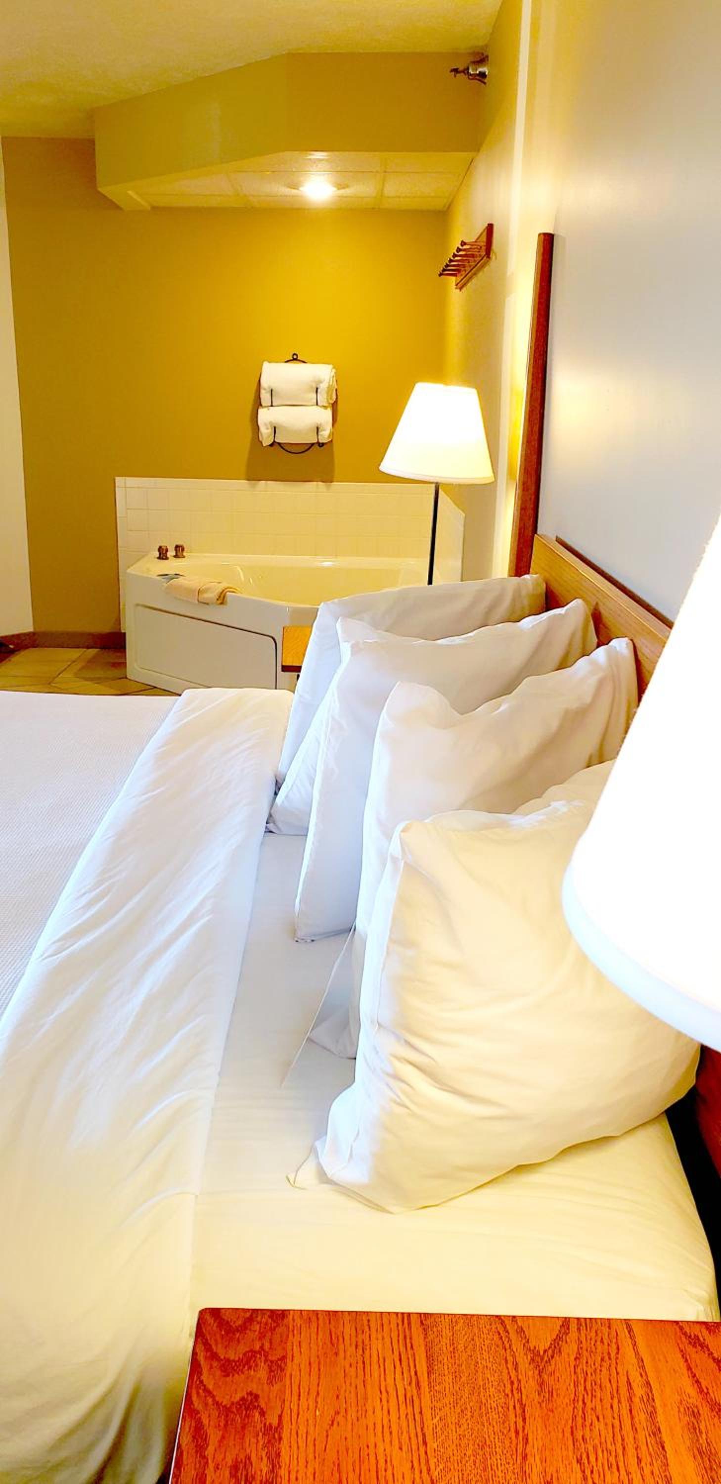 Deluxe, King Bed, Low Floor