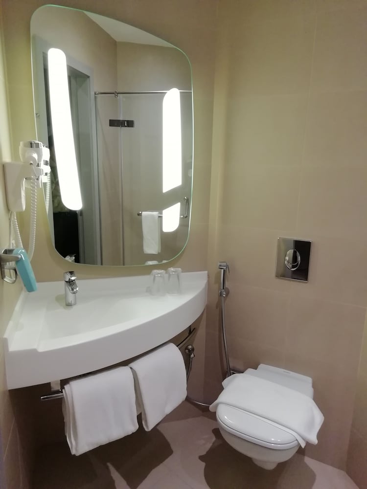 فندق إيبيس جدة طريق الملك(Ibis Jeddah Malik Road) 20/70