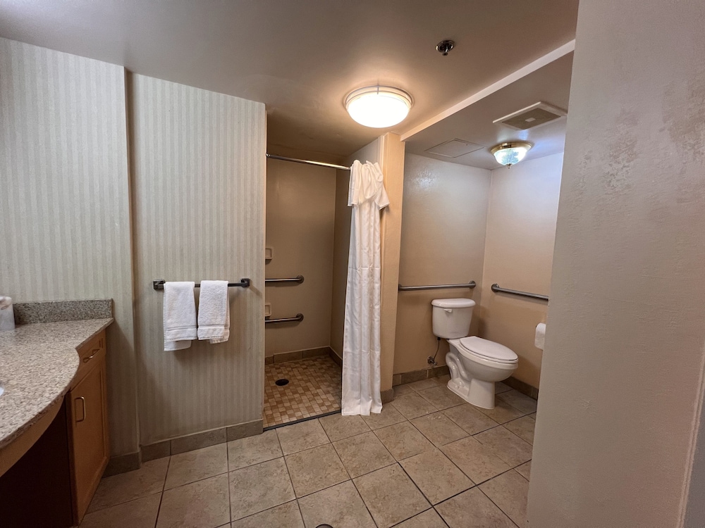 Hyatt House Colorado Springs Airport 16/42
