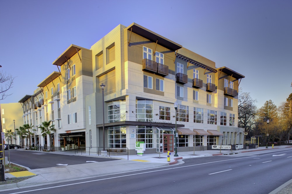 Holiday Inn Windsor - Wine Country 1/58