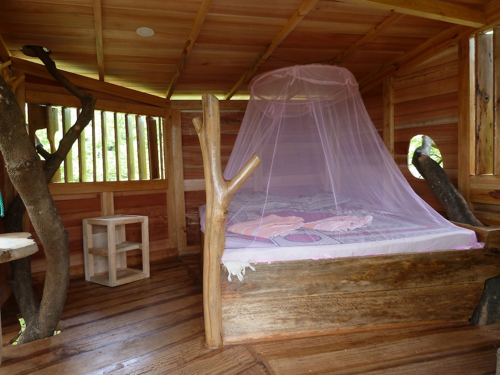 Riverside Cabana Yala 25/50