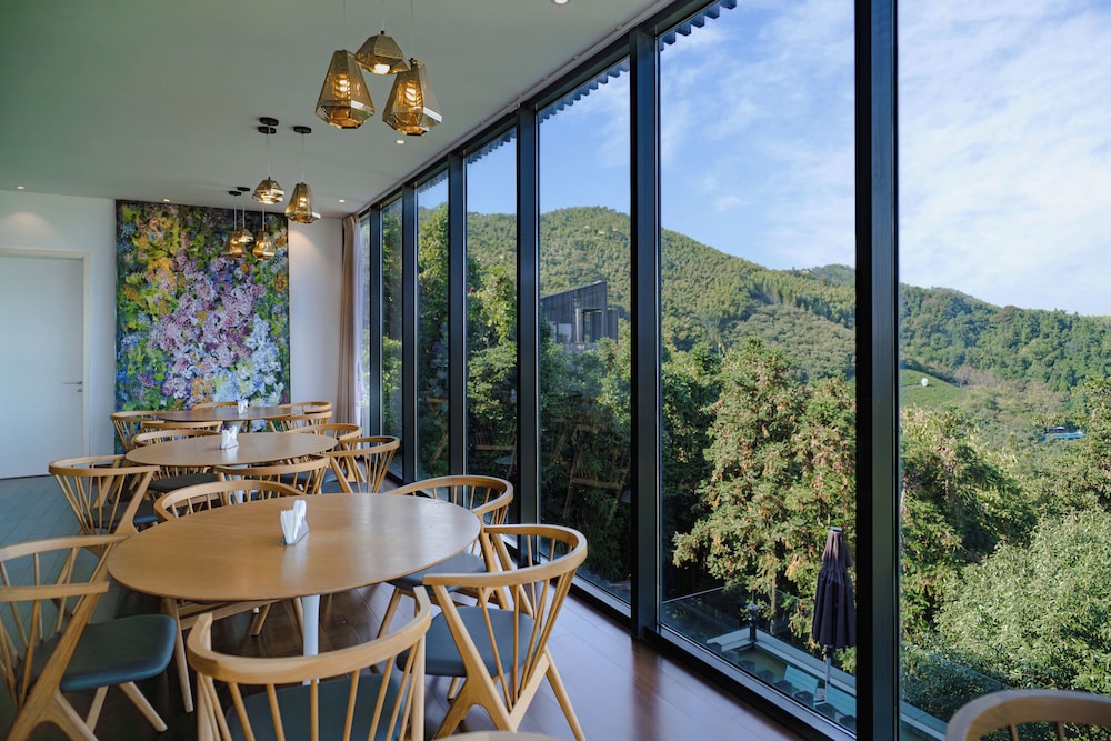 Meijie Mountain Hotspring Resort 27/43