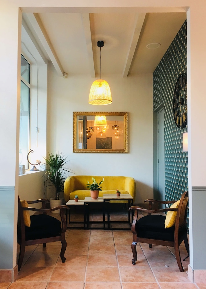 Brit Hotel Acacias 49/69