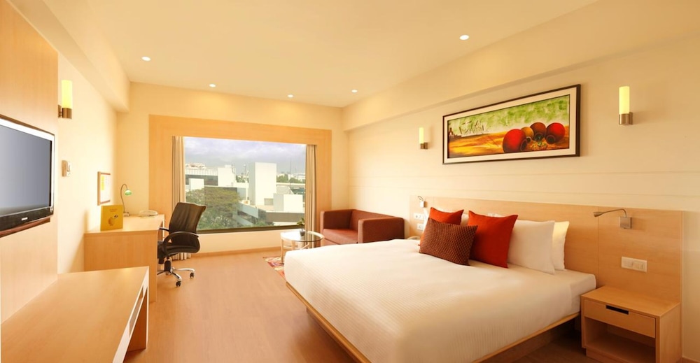EXECUTIVE, SUITE