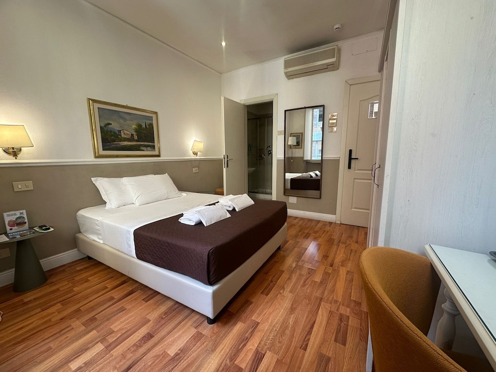 Hotel Porta Pia 14/49