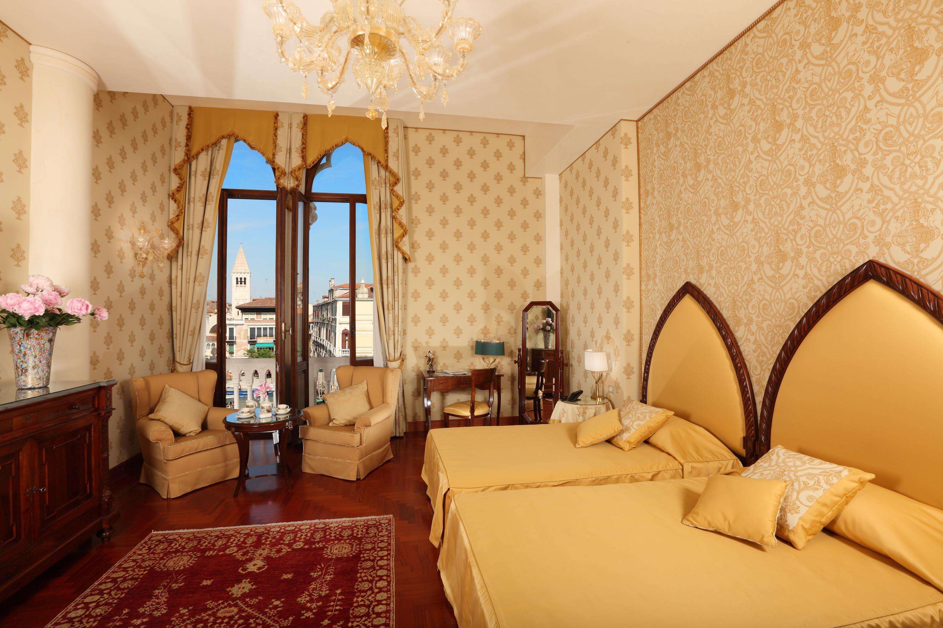 Grand, Junior Suite, Double Bed, Canal View