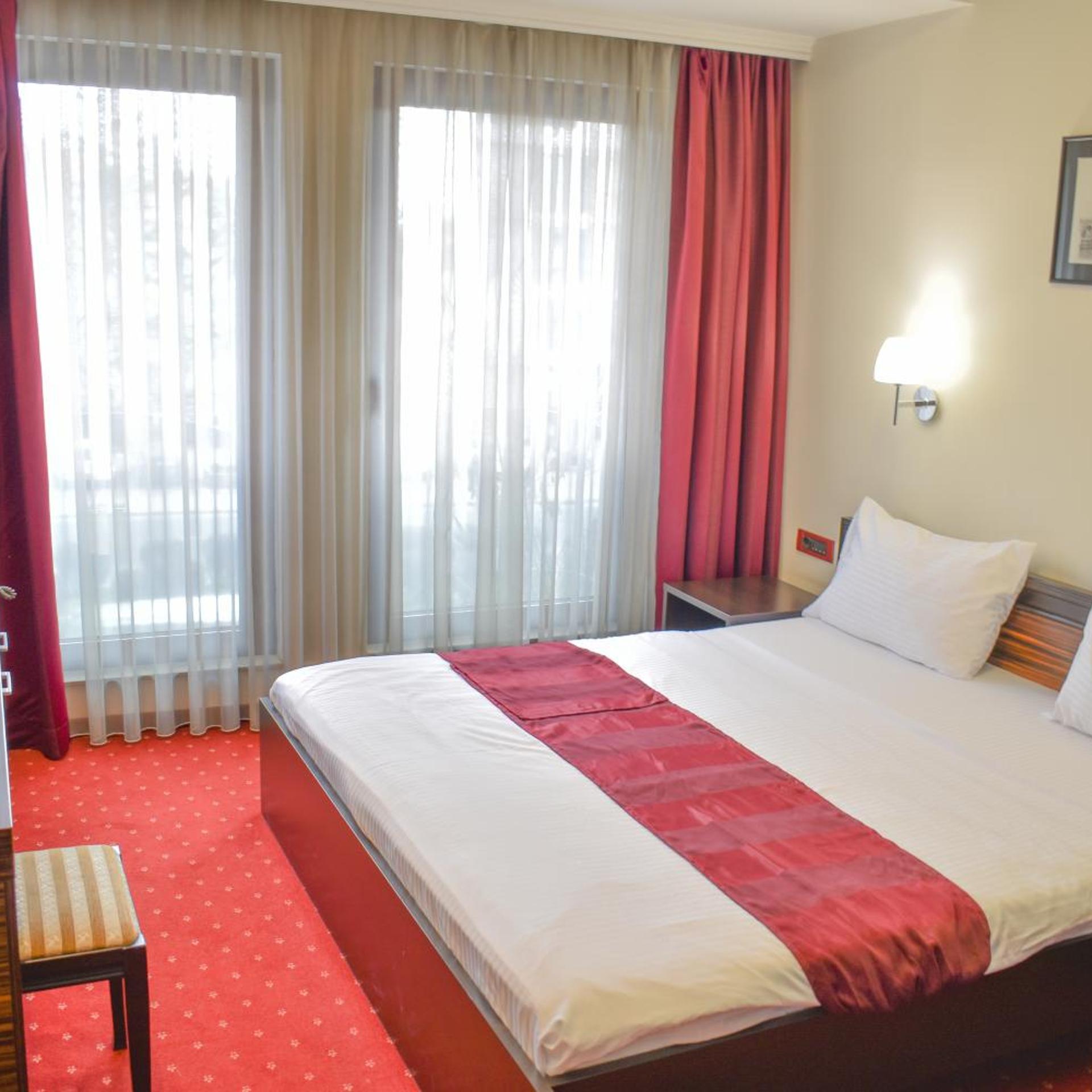 Deluxe, Double or Twin Bed, City View