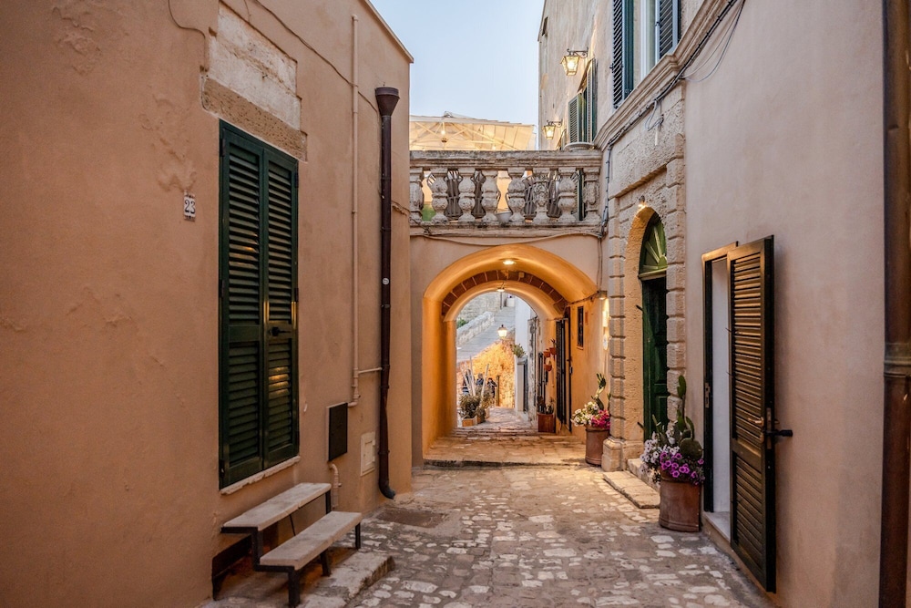 Palazzo De Mori 36/50
