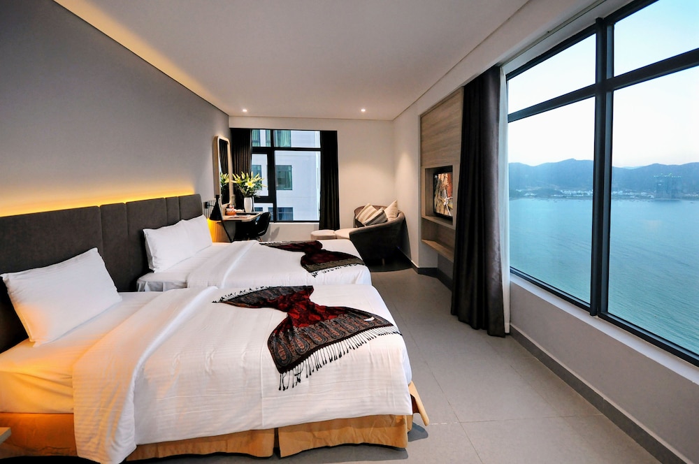 PREMIUM, SEA VIEW