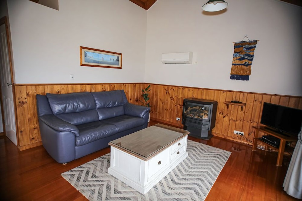 DAYSY HILL COUNTRY COTTAGES 32/50