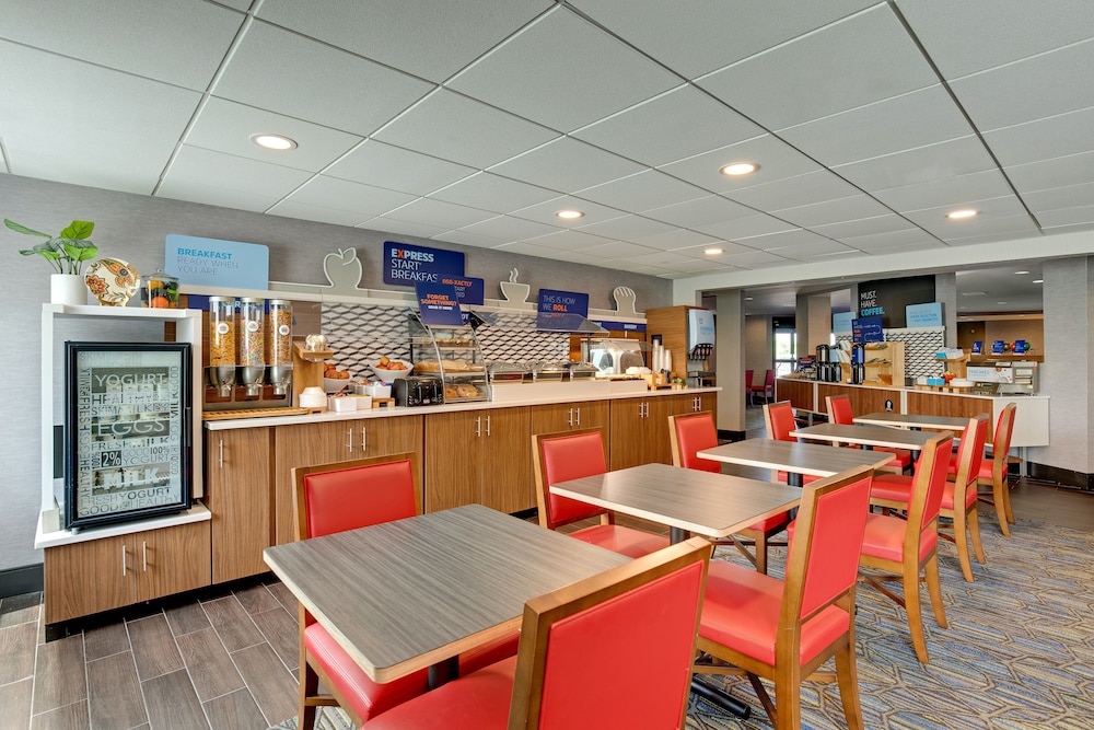 Holiday Inn Express Nashville W I40/Whitebridge Rd 41/47