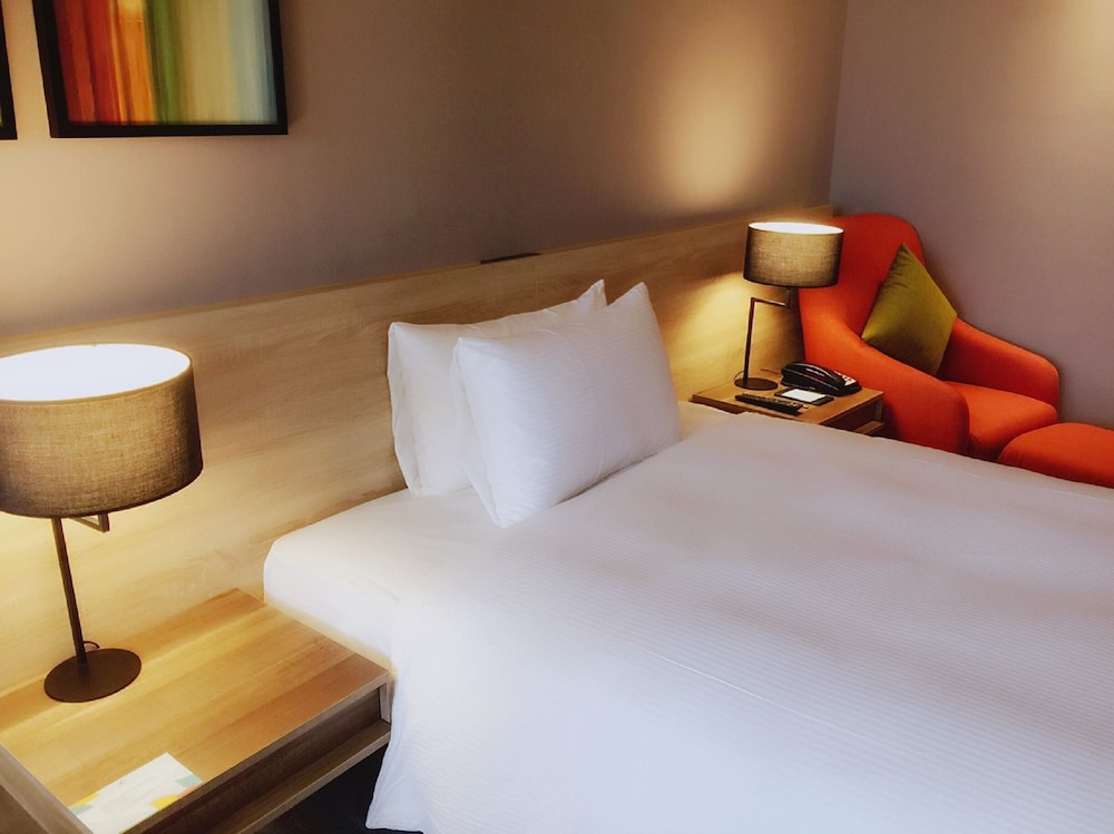 The HO Hotel 36/60
