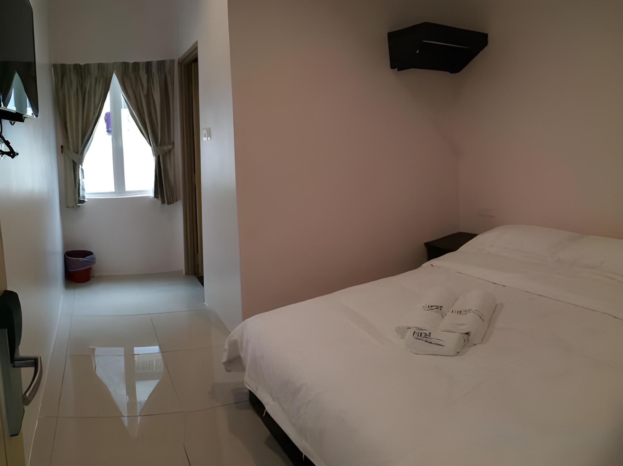 SUPERIOR, KING BED