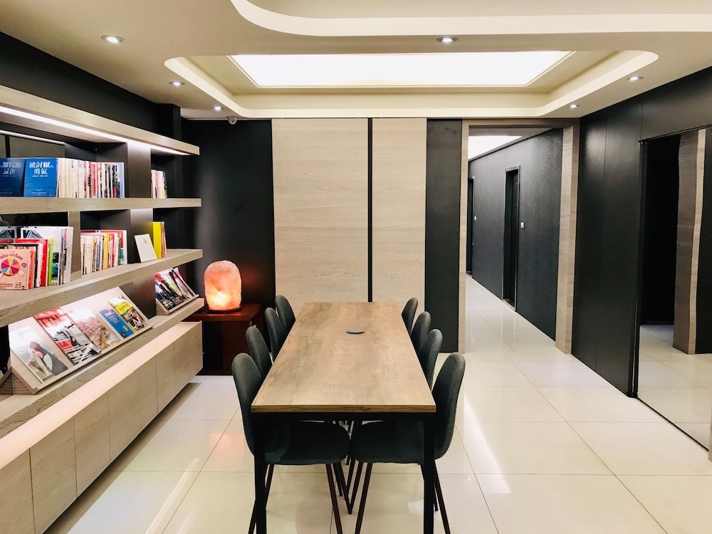 Hub Hotel Tucheng 40/59