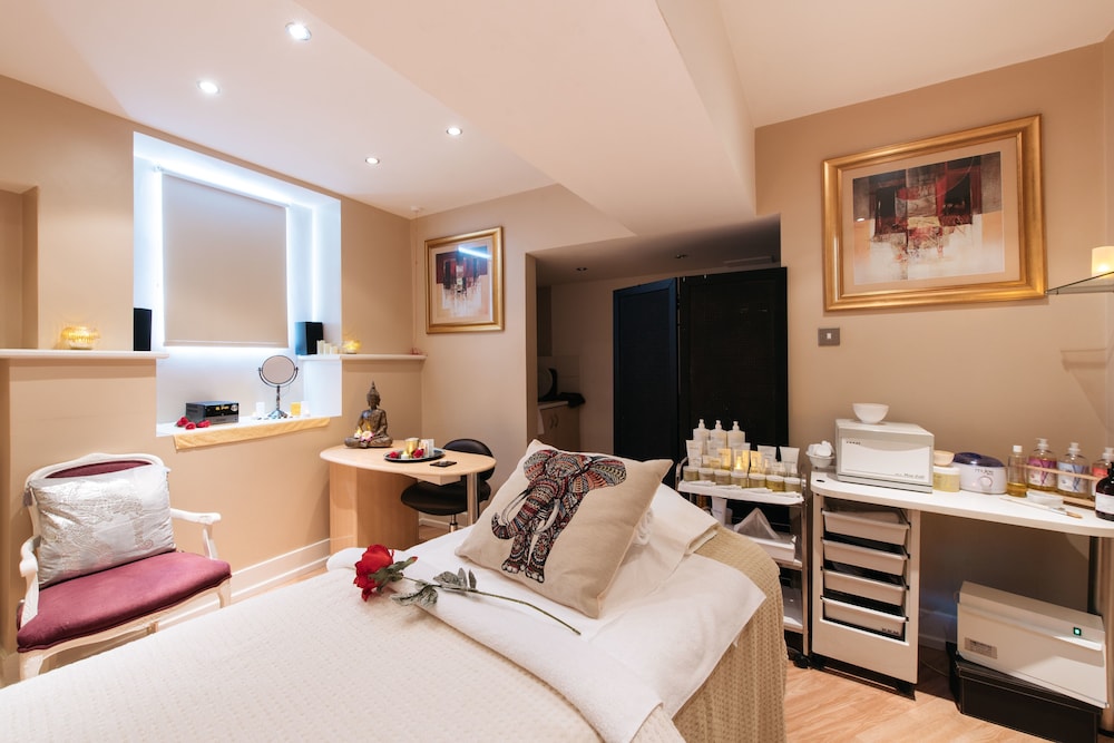 The Palace Hotel Spa 12/50