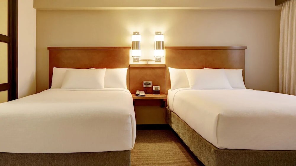 STANDARD, 2 QUEEN BEDS