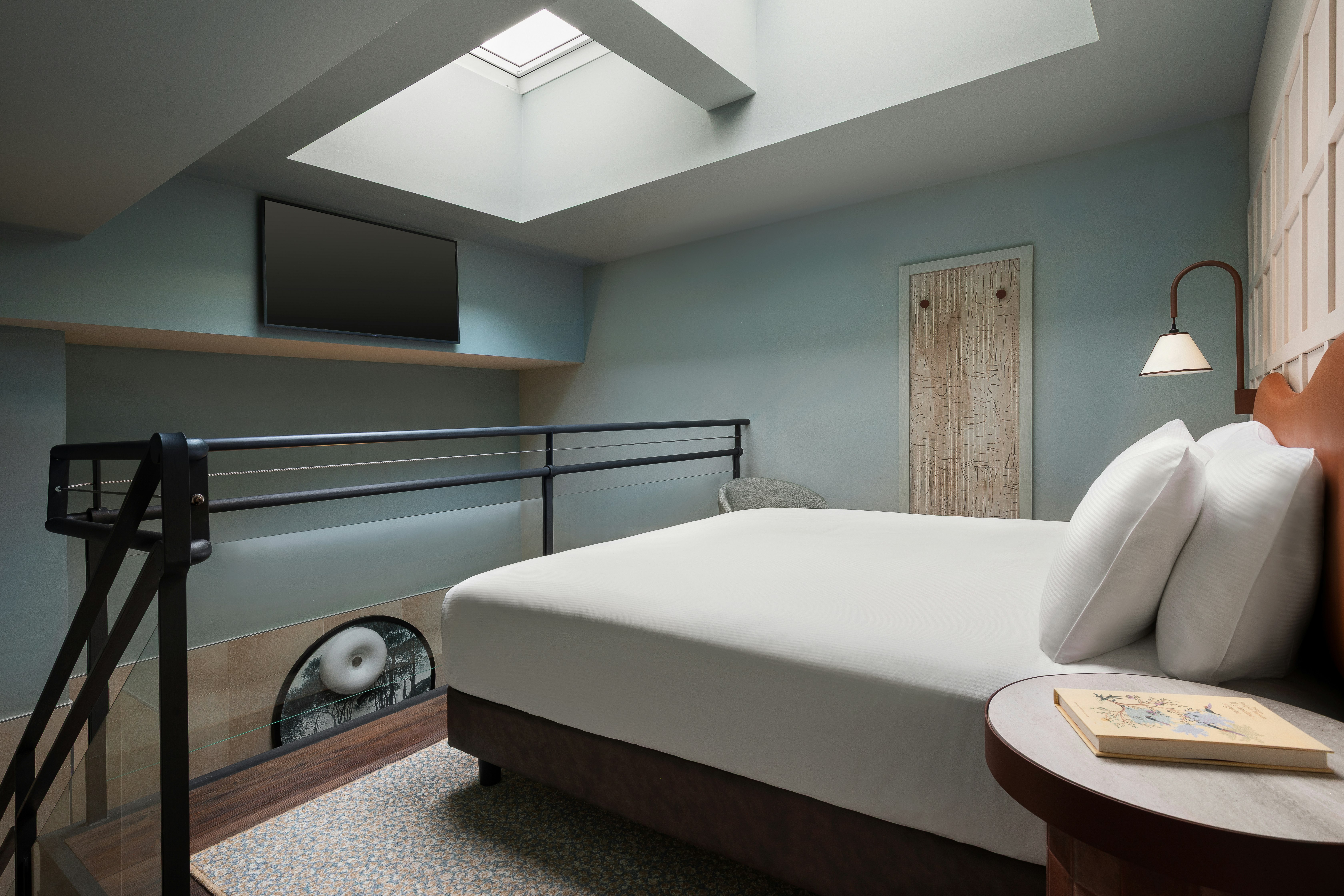 DUPLEX, SUITE, KING BED