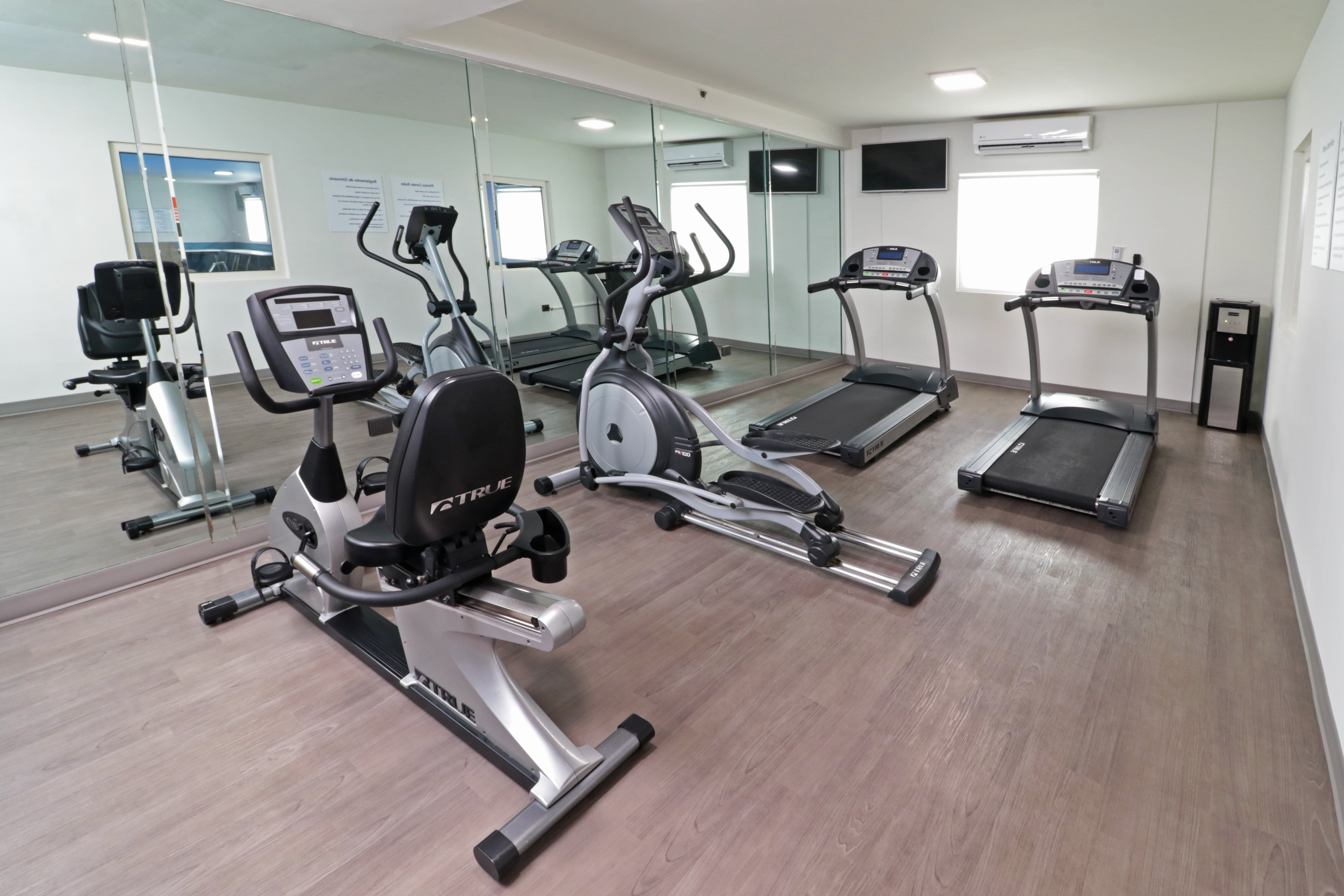 Holiday Inn Express Piedras Negras 36/72