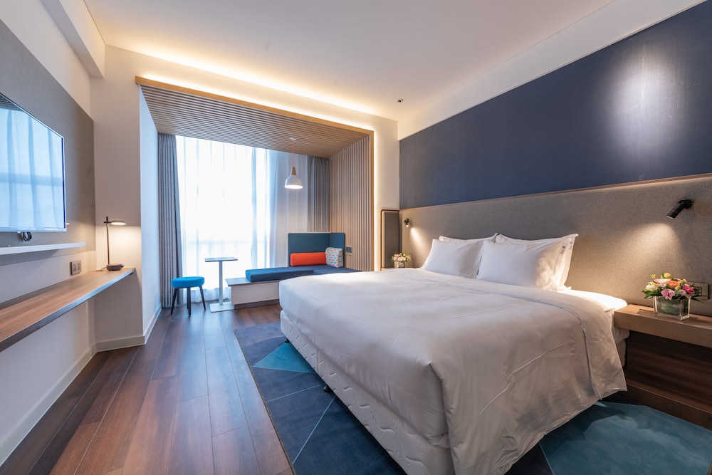 Holiday Inn Express Dongguan Humen 6/25