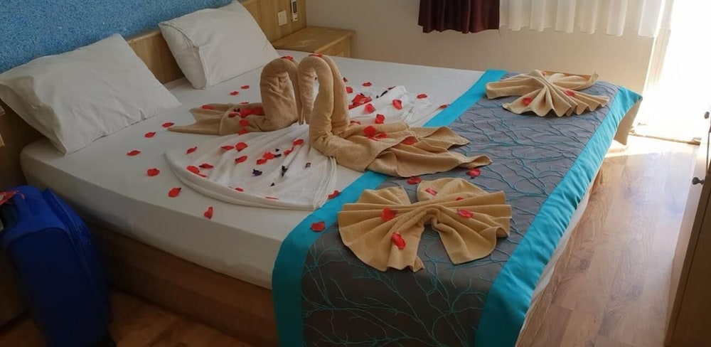Golden Star Hotel 9/50