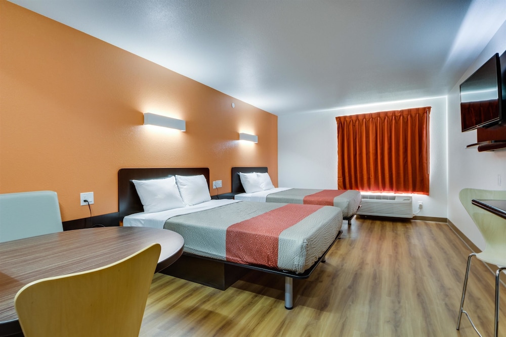 Motel6 Tulsa, OK 35/59