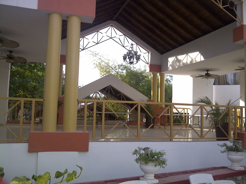 Habitation Hatt Hotel 4/36