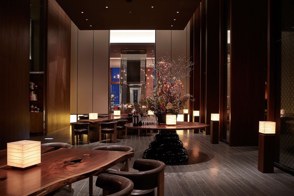 Andaz Tokyo Toranomon Hills 33/69