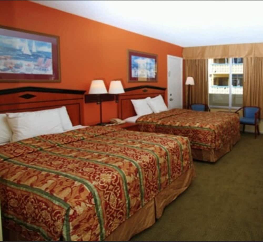 Days Inn by Wyndham Myrtle Beach-Beach Front 13/36